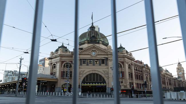 A quiet Flinders Street Station at 5pm Saturday. Picture: NCA NewsWire/Daniel Pockett