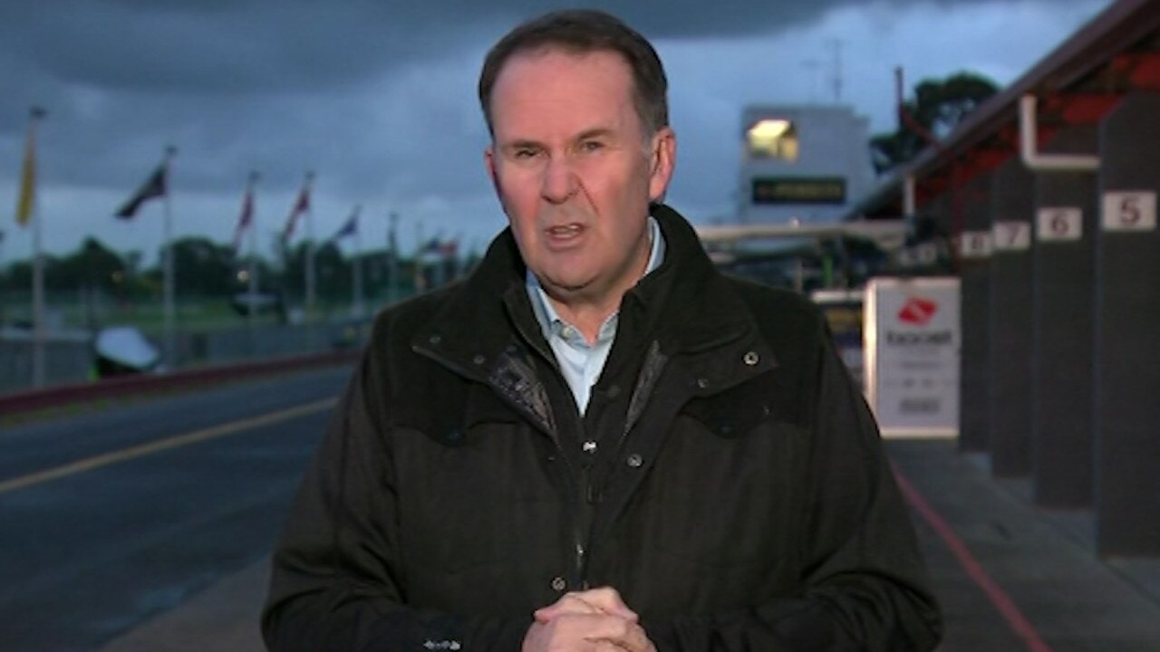 Tony Jones was crossing live from Sandown Racecourse this morning.