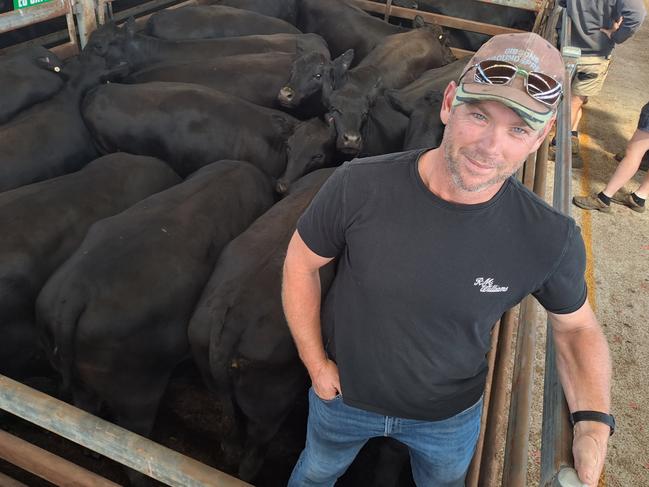 Jeffrey Johnston, Macathur, paid $2425 for EU-accredited PTIC Angus heifers from Nampara at Mortlake today.