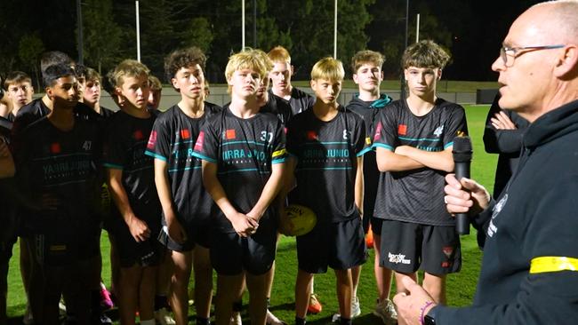 Matt Cronin talks to Yarra Juniors about the foundation. Picture: Supplied.