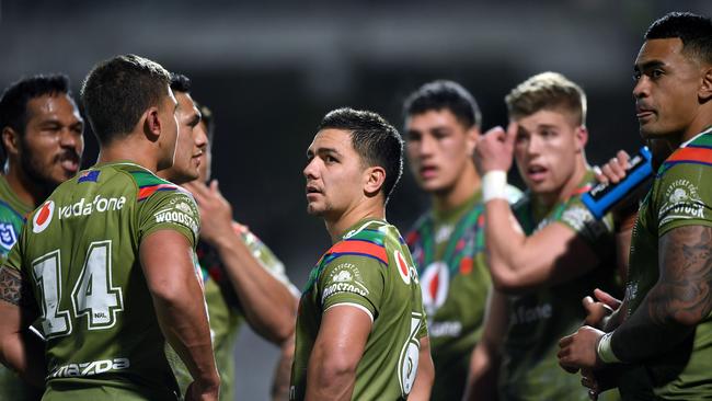 Warriors players look on following a Storm try during the Round 7 NRL match between the Melbourne Storm and the New Zealand Warriors at Netsrata Jubilee Stadium in Sydney, Friday, June 26, 2020. (AAP Image/Joel Carrett) NO ARCHIVING, EDITORIAL USE ONLY