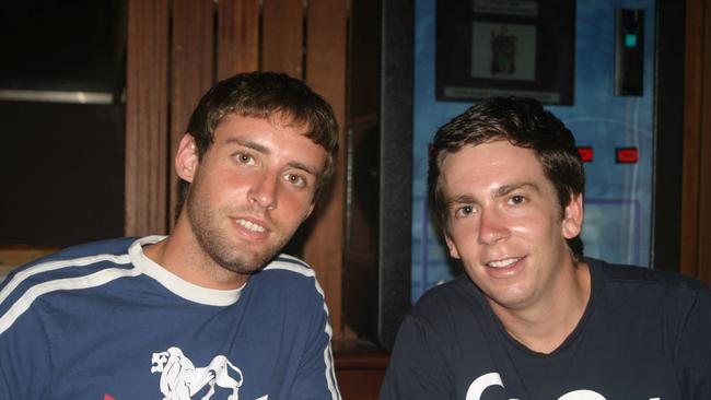 TCP TIMEOUT 11/2/2007 - Cliff and Chris at Shenanigans Keywords / Pubs / Clubs / Timeout / People