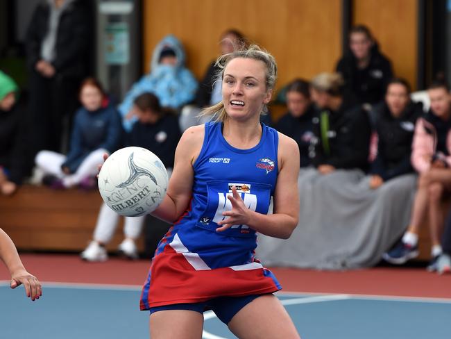 Josie Maher for Queenscliff.Queenscliff v Geelong Amateur Netball.