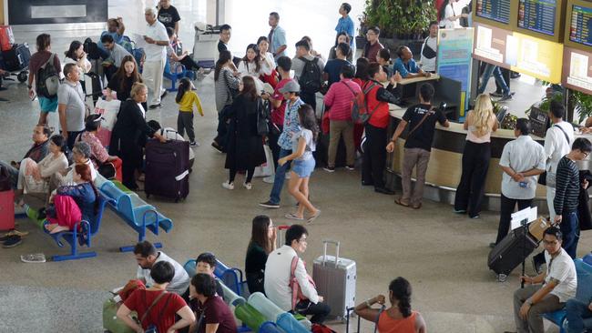 27-11-17 -Thousands of travellers have been left stranded at Ngurah Rai airport  after flights in and out of Bali were closed amid fears of a massive eruption of Mt Agung. - Picture By Wira Suryantala