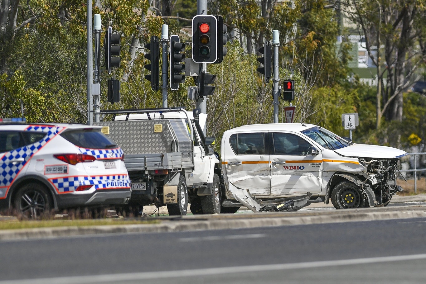 An incident occured on the corner of Dawson Highway and Aerodrome Road at around midday after an escaped prisoner allegedly attempted to flee from police.