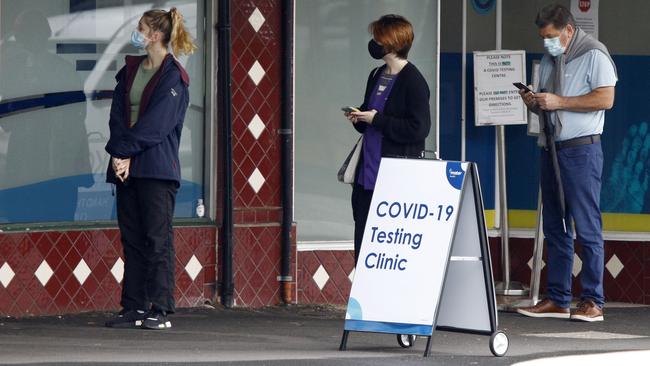 If you were on any of the Qantas flights you should get tested immediately. Picture: NCA NewsWire/Tertius Pickard