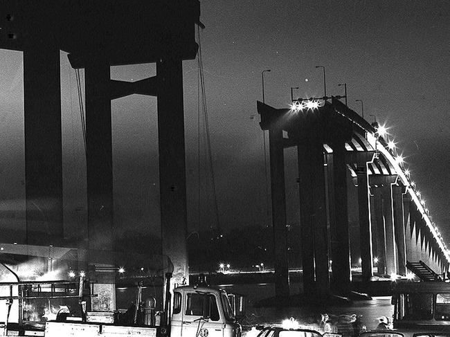 Historical Accident Water Tasman Bridge Disaster January 1975 with cars on edge taken just after accident Picture Don Stephens Published 5th January 2000 Published History in Headlines 21st July 2004 Part 13