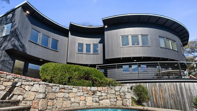 Heritage-listed Sastrugi Lodge in Thredbo recently sold for around $9m.