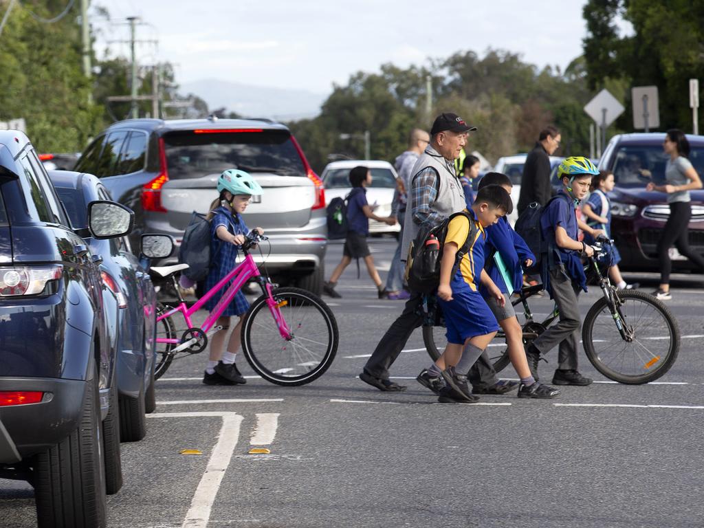 Thousands of parents will be banned from entering and attending events at their children’s schools across Victoria after a new vaccine mandate comes into effect. Picture: AAP/Image Sarah Marshall