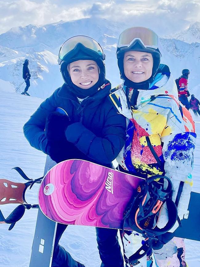 Elsa Pataky and April Munro together on a ski holiday. Source: Instagram.