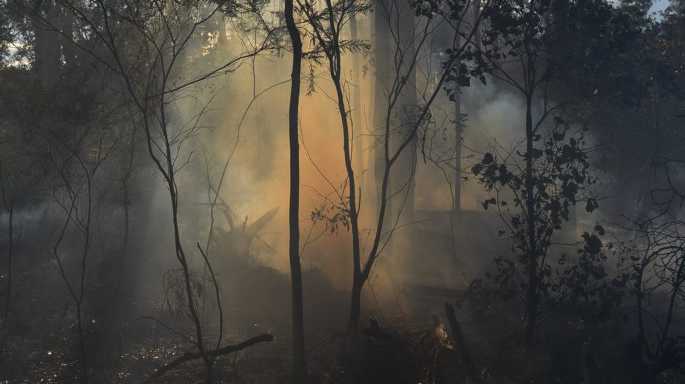 Driver smoke warning as fire nears homes | The Cairns Post