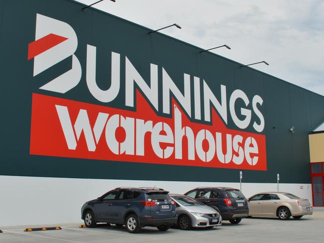 A new mega Bunnings opening its doors in Western Australia is the state’s biggest, featuring a nation-first for the ever-popular hardware chain and full-room displays that should give Ikea a run for its money. The new store, which replaces the current Midland Warehouse, spans more than 21,000 square metres - nearly 7000 sqm larger than the existing store - with more than double the amount of car parking at about 480 bays. Picture: NCA NewsWire / Rebecca LeMay