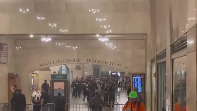 Never Again for Anyone': Jewish Protesters Demanding Gaza Cease-Fire  Arrested in Grand Central Station