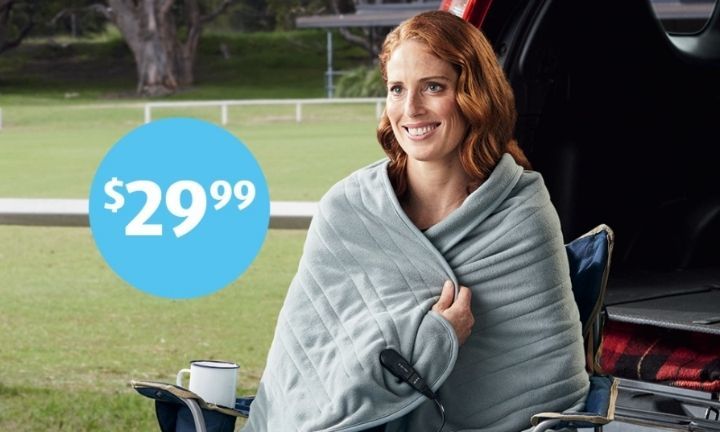 ALDI’s $29.99 transportable heated blanket is great for weekend sport and camping