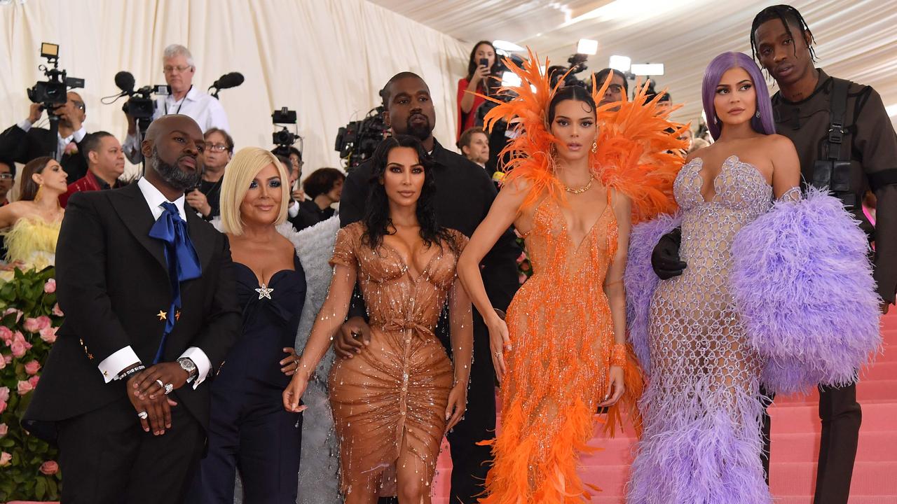 Kris Jenner Gives Emma Mom Energy For Her First Met, Met Gala 2021 With Emma  Chamberlain