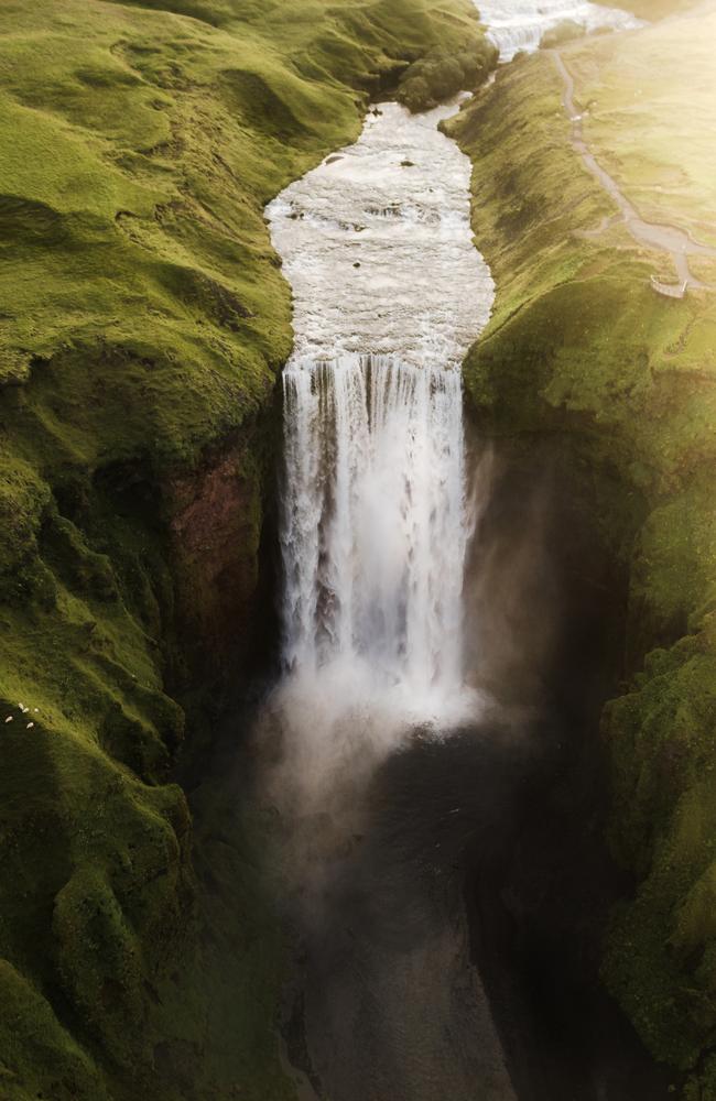 Pictures from #Green2020, Agora’s latest online photo contest. 'Skógafoss' by @joelfriend (UK).