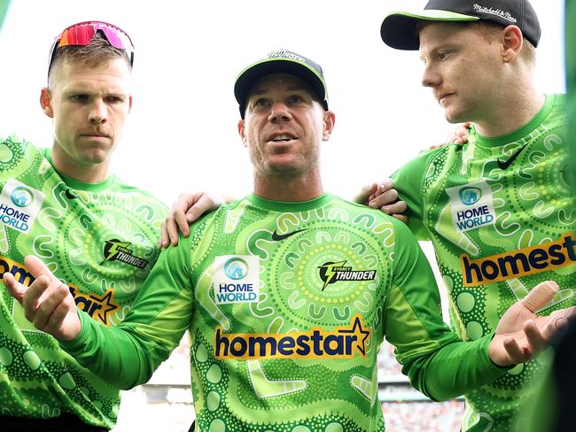 PERTH, AUSTRALIA - JANUARY 03: David Warner of the Thunder addresses the team before taking to the field during the BBL match between Perth Scorchers and Sydney Thunder at Optus Stadium, on January 03, 2025, in Perth, Australia. (Photo by Paul Kane/Getty Images)