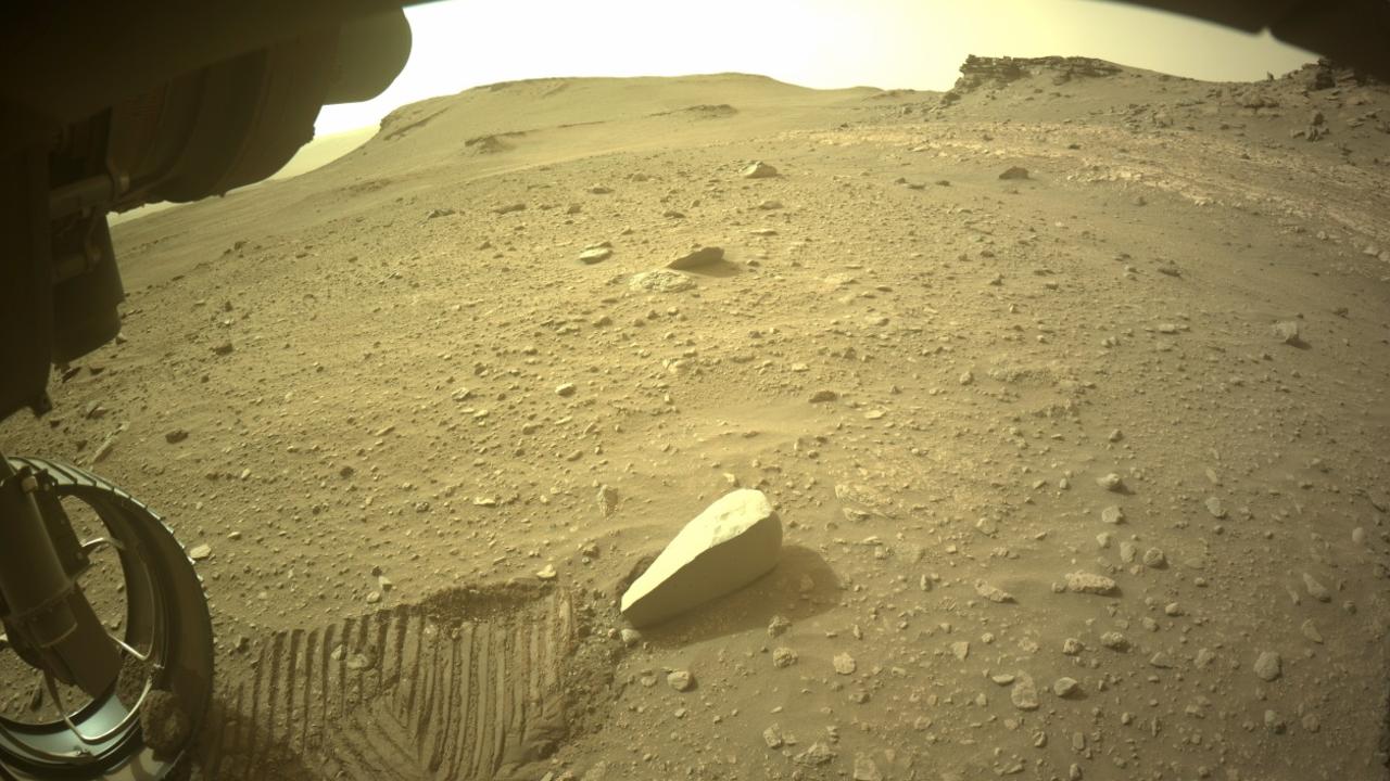 NASA's Mars Perseverance rover acquired this image of the area in front of it using its onboard Front Left Hazard Avoidance Camera A. This image was acquired on June 6, 2022 (Sol 460) at the local mean solar time of 14:05:57. Image Credit: NASA/JPL-Caltech