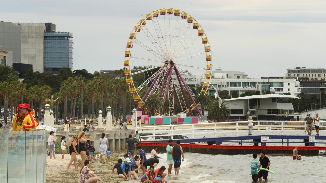 Beach goers cooling off on Boxing Day 2024 at Geelong’s Waterfront. Picture: Alison Wynd