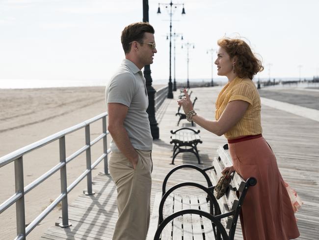 Mickey (Justin Timberlake) and Ginny (Kate Winslet) in a scene from Wonder Wheel