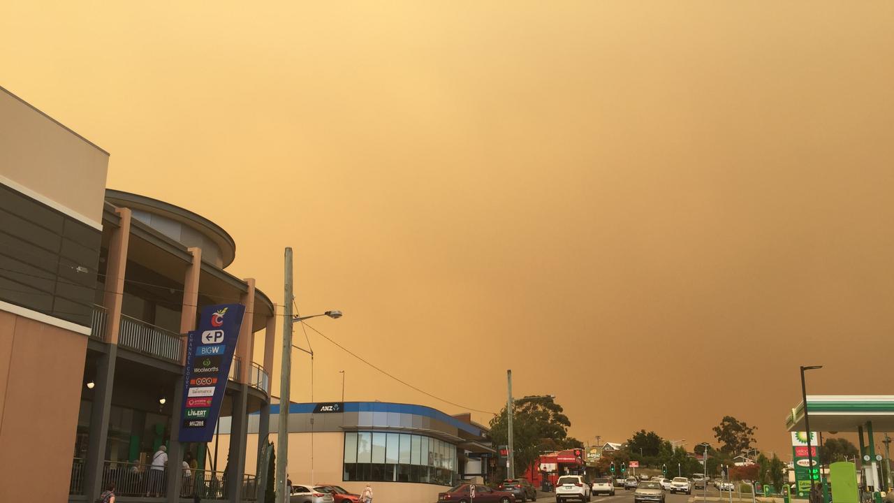 Smoke from bushfires dominates the sky looking south at Kingston. Picture: MICHAEL YOUNG