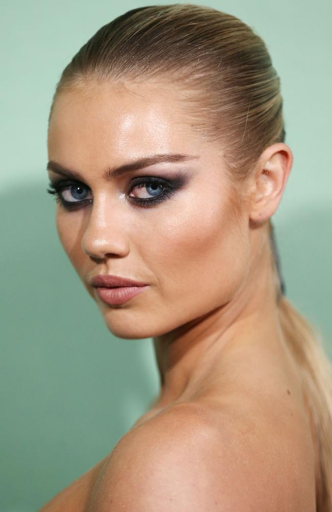 A New Year’s Eve-inspired makeup look from Myer ambassador Elyse Knowles. Picture: Getty Images