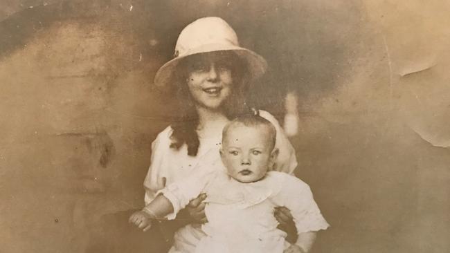 Edith (with hat) grew up in New South Wales on a sheep station and later moved to Goondiwindi and then Brisbane.