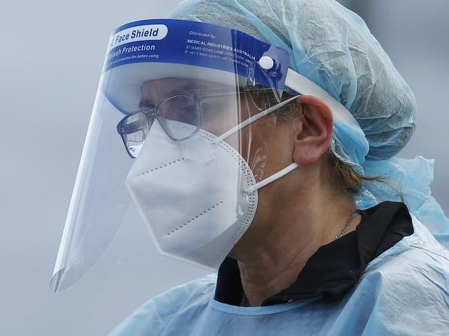 MELBOURNE, AUSTRALIA - NewsWire Photos SEPTEMBER 18, 2020:   Health workers are seen in full PPE at a pop-up COVID19 test site in Clyde, Melbourne, Victoria. Picture: NCA NewsWire / Daniel Pockett