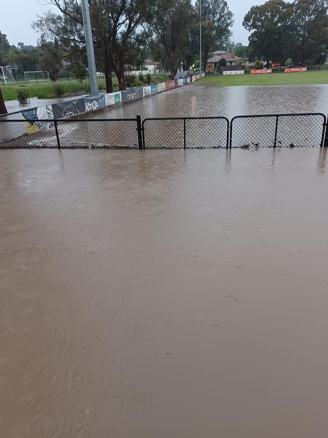 Flooding in Mooroolbark. Picture: Mel Whittle