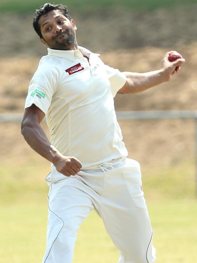 Chanaka Welegedara in action for Strathmore. Picture: Hamish Blair