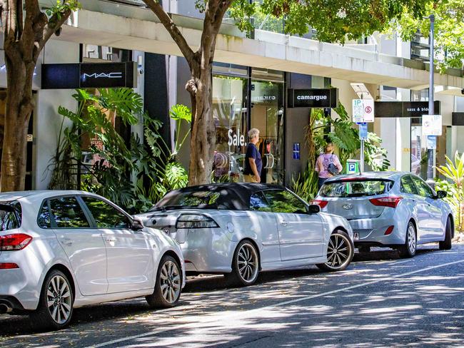 General photograph of James Street, Fortitude Valley, Sunday, February 2, 2020. No parking inspectors were seen between 10.15am and 2.00pm to monitor the 1 Hour and 2 Hour parking zones (AAP Image/Richard Walker)