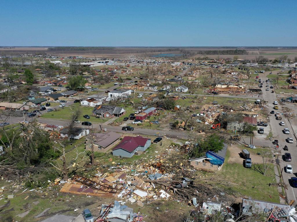 Mississippi tornado: At least 26 killed, dozens injured and trapped in ...