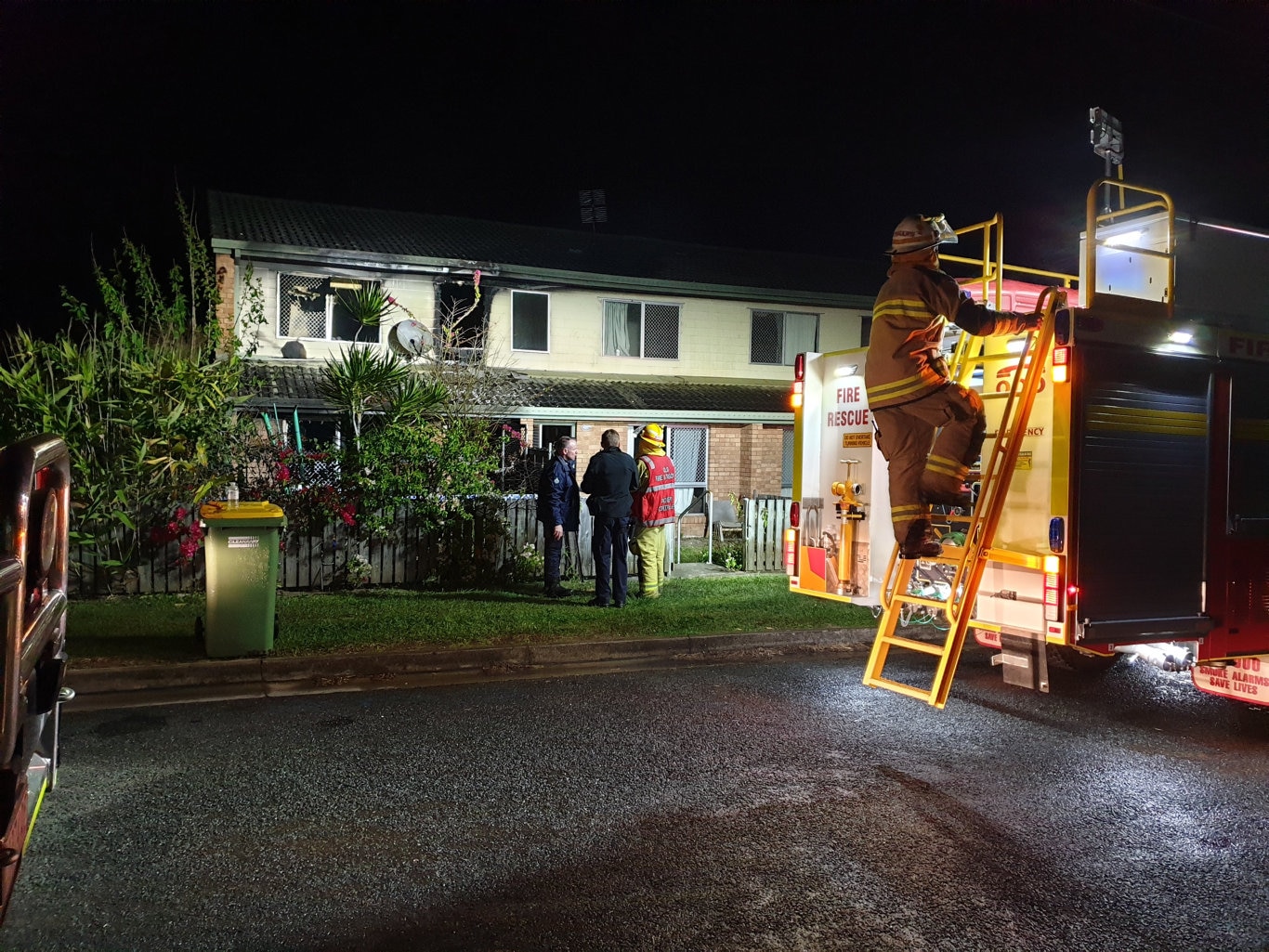 A Gympie unit was gutted by fire in the early hours of Tuesday morning.