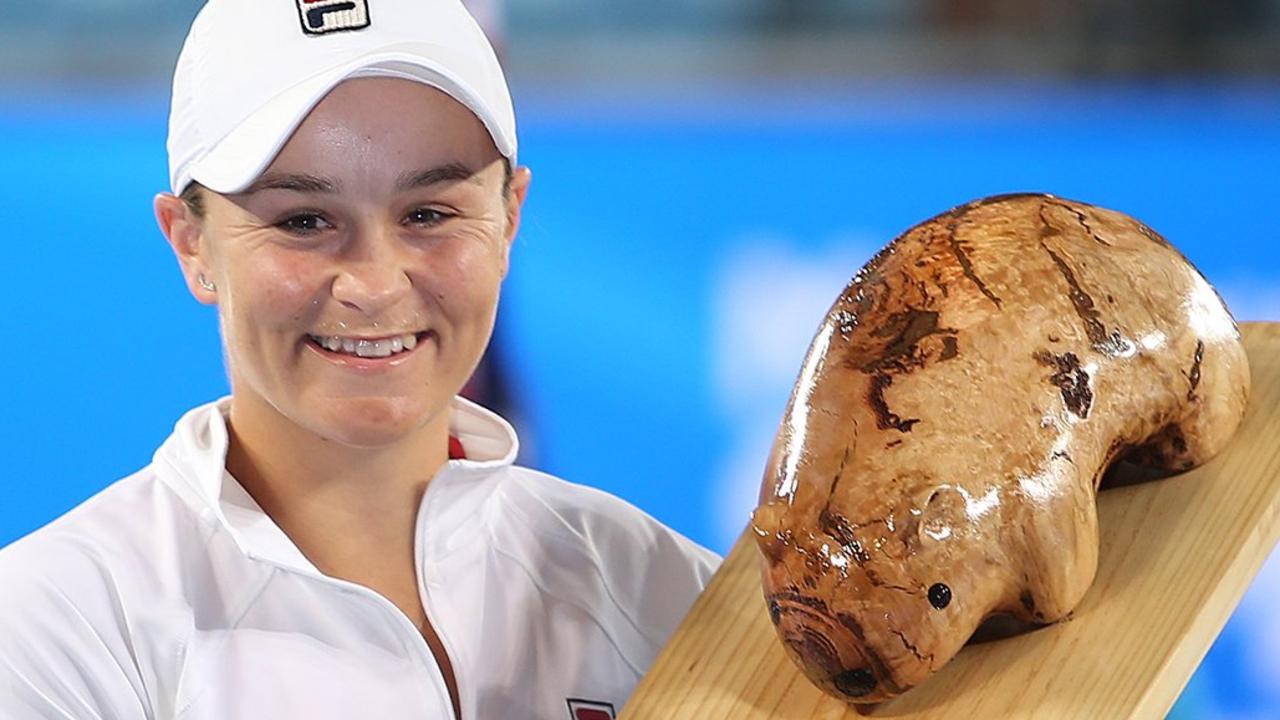 Ash Barty accepts the Yarra Valley Classic trophy.