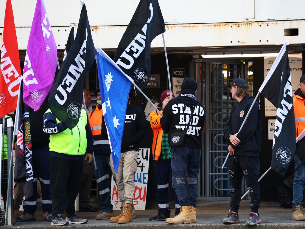 CFMEU workers protesting at access to Cross River Rail sites as ...