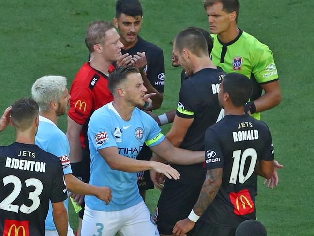 MELBOURNE, AUSTRALIA - JANUARY 06: Ronald Vargas of the Jets is sent off during the round 11 A-League match between Melbourne City and the Newcastle Jets at AAMI Park on January 06, 2019 in Melbourne, Australia. (Photo by Scott Barbour/Getty Images)