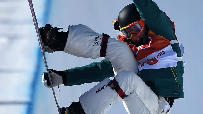 Emily Arthur competing in the snowboard halfpipe final in PyeongChang in 2018.