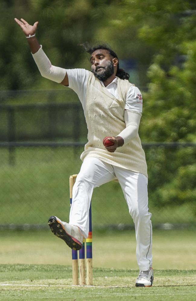 Endeavour Hills bowler Hemantha Jayasundera. Picture: Valeriu Campan