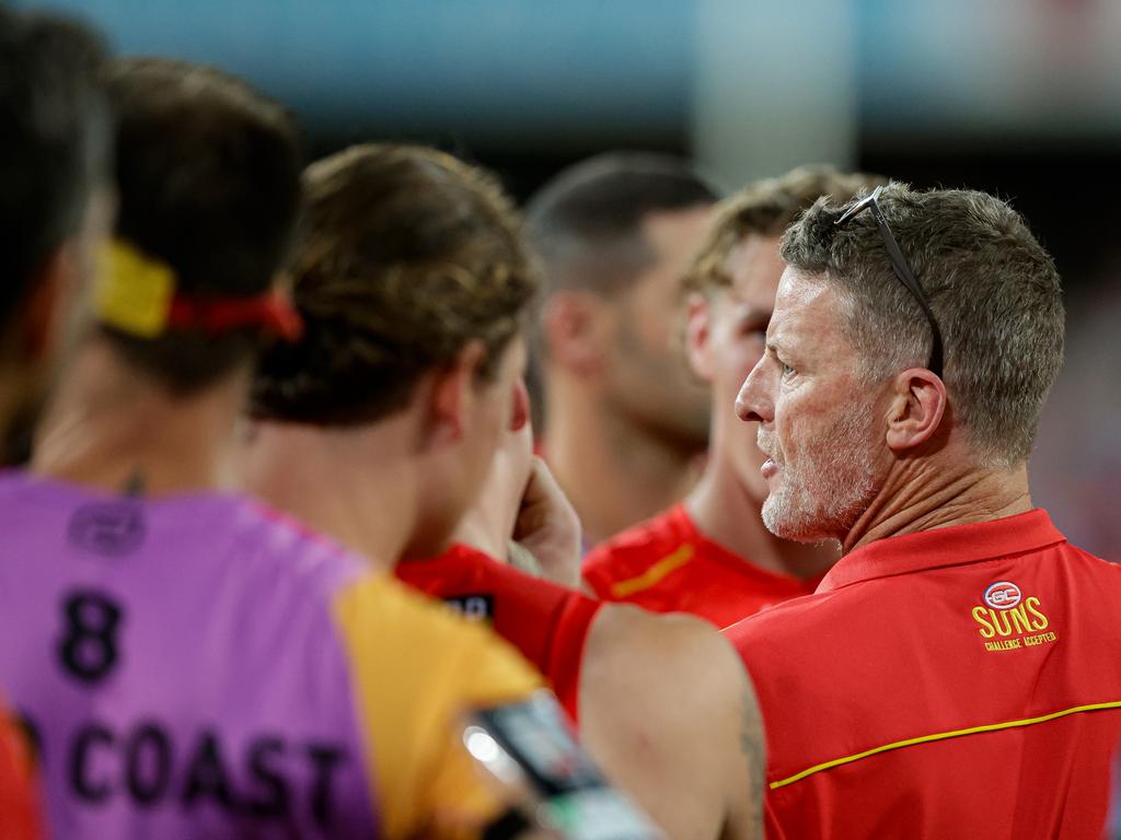 Damien Hardwick addresses his troops during the Q-Clash on Sunday. Picture: Russell Freeman/AFL Photos via Getty Images.