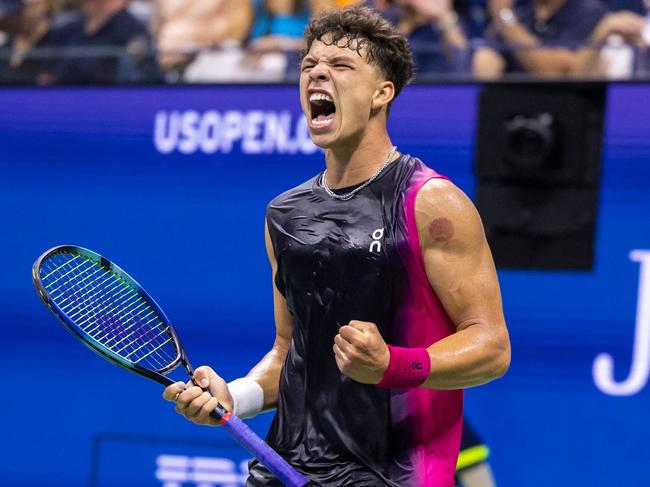 USA's Ben Shelton reacts during the US Open tennis tournament men's singles quarter-finals match against USA's Frances Tiafoe at the USTA Billie Jean King National Tennis Center in New York City, on September 5, 2023. (Photo by COREY SIPKIN / AFP)