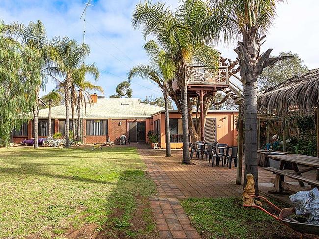 1081 Old Sturt Highway, Berri. Pic: realestate.com.au.