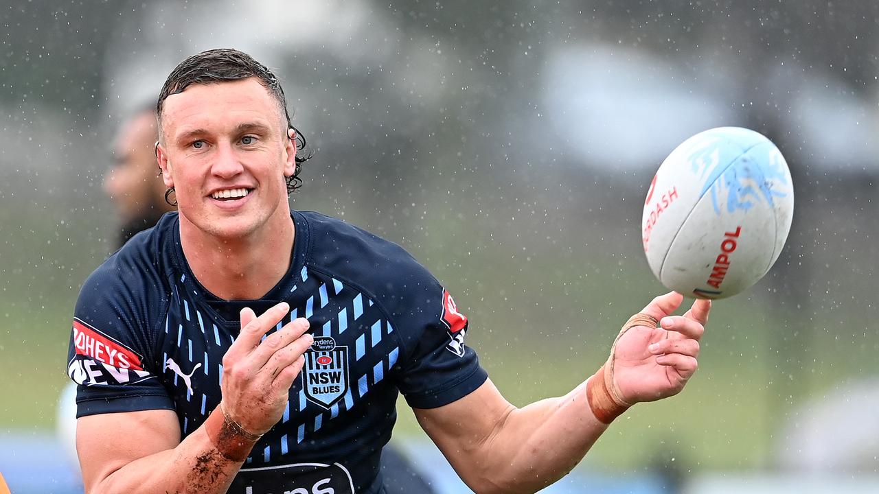 KINGSCLIFF, AUSTRALIA – JULY 06: Jack Wighton passes the ball during a New South Wales Blues State of Origin training session at Les Burger Fields on July 06, 2022 in Kingscliff, Australia. (Photo by Bradley Kanaris/Getty Images)