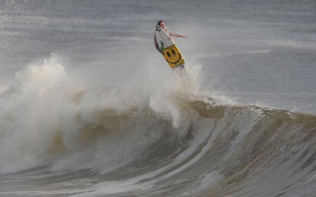 Alexandra Headland gets good lefts and rights for longboarders and shortbaorders alike. Picture: Nicholas Falconer