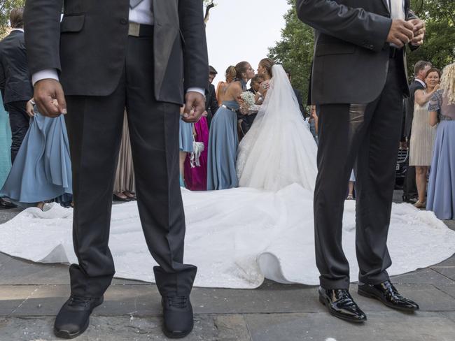 Victoria Swarovski's Wedding Dress Weighed 46kgs And Was Covered In 500,000  Crystals