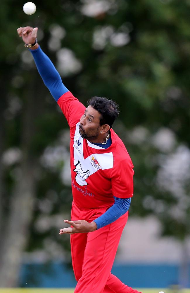 Tillakaratne Dilshan during his stint at Casey South Melbourne last season.