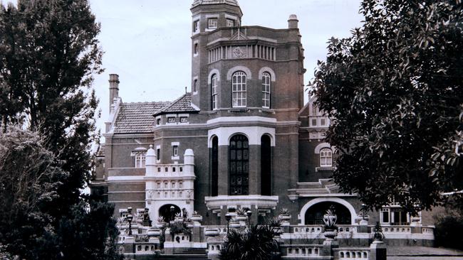 Norwood was one of Melbourne’s grand mansions. It was torn down in the 1950s.