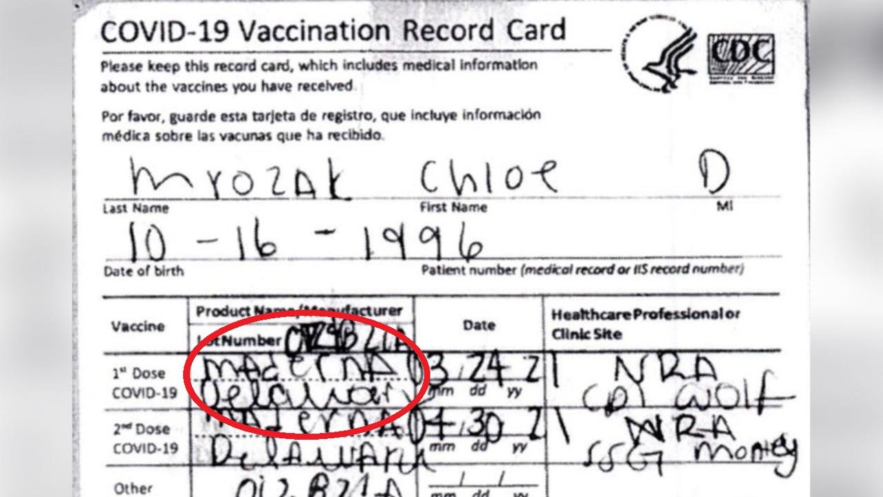 Illinois woman arrested for using fake vaccine card to travel to Hawaii