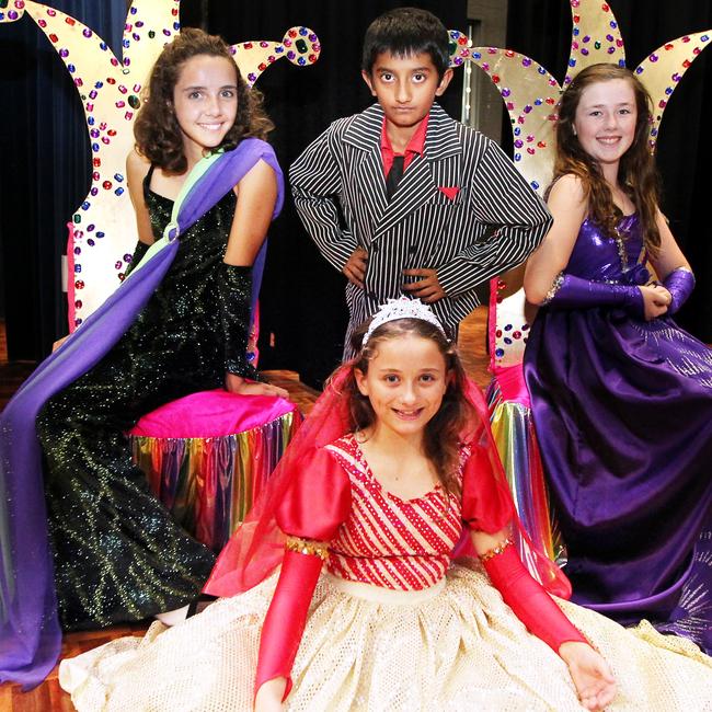 Upcoming show 'Twinderella' at Somerset College. (L-R) Annabelle Trimble, 12, Nachiket Shah, 12, Elysse Cornford, 12 and (front) Anneliese McConnell