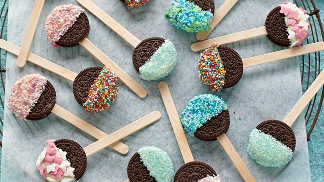 Chocolate Oreo pops. Picture: taste.com.au