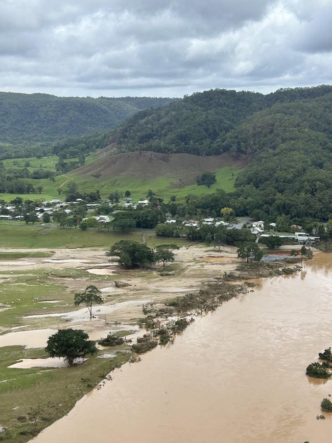 Australian Army soldiers from the 51st Battalion, Far North Queensland Regiment, conduct reconnaissance of Daintree Village and access roads into Wujal Wujal on 19 December 2023. Photo: Supplied